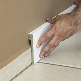 Rodapé de poliestireno liso Santa Luzia Reforma 548 branco 11 cm barra 2,4 m 2